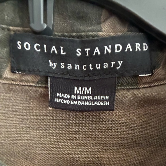 Social Standard by Sanctuary Ladies Tencel Boyfriend Shirt Camo M - Picture 10 of 12